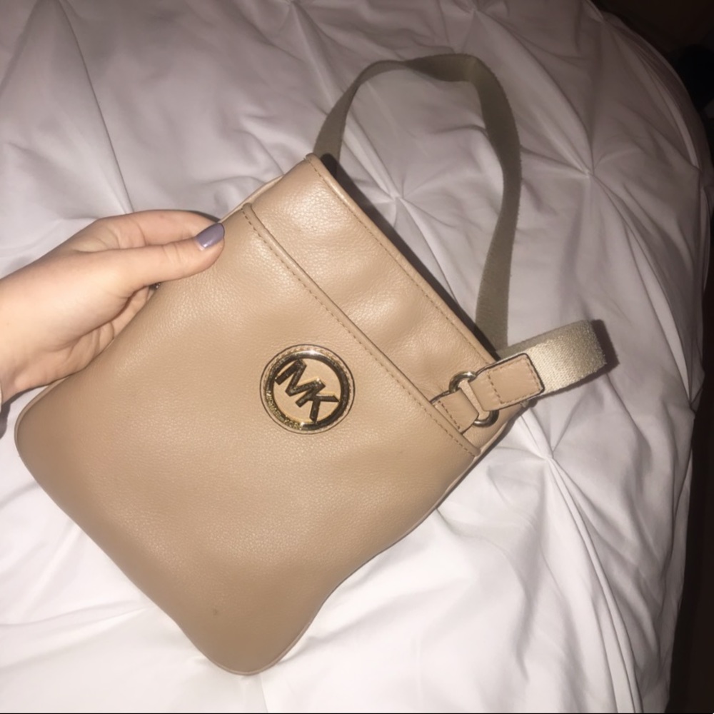 Michael Kors tan cross body!